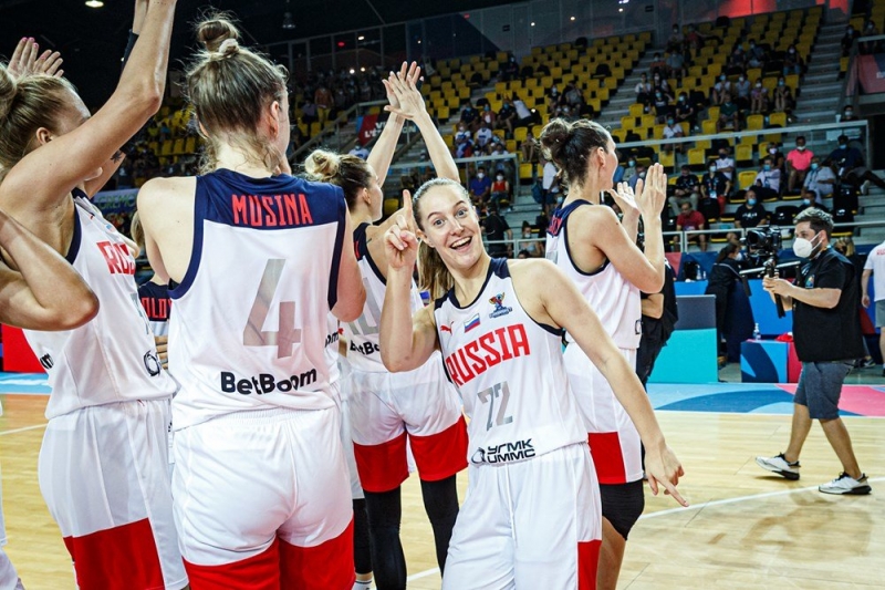 Россиянки вышли в четвертьфинал Евробаскета