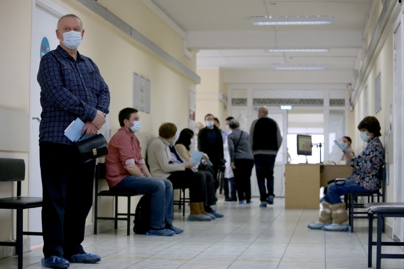 В Роспотребнадзоре назвали условия для снижения заболеваемости COVID-19