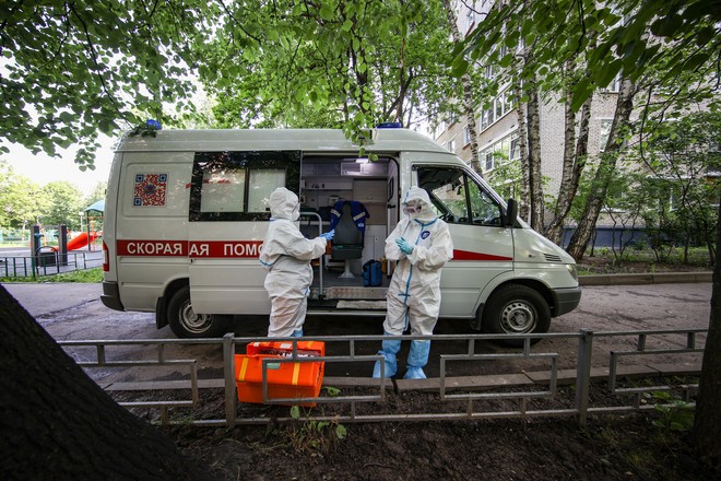 В России за сутки выявили почти 14 тысяч случаев заражения COVID-19